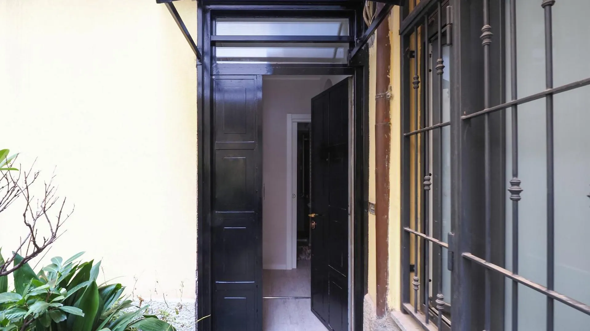 Delizioso Studio Tra Navigli E Mm Sant'Agostino Milan Italy